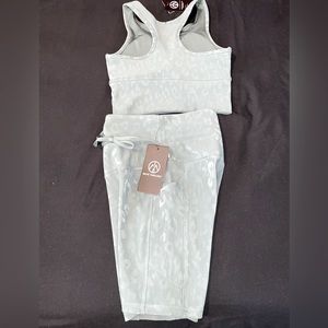 MOVE THEOLOGY Two-piece Workout Set